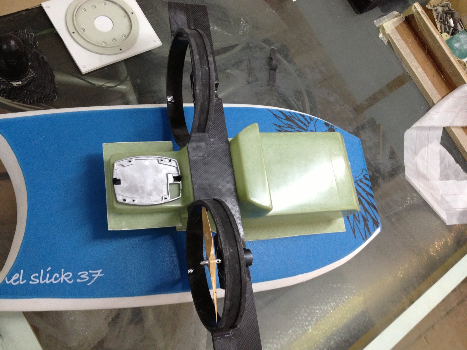 Twin propellers and electronics bay.